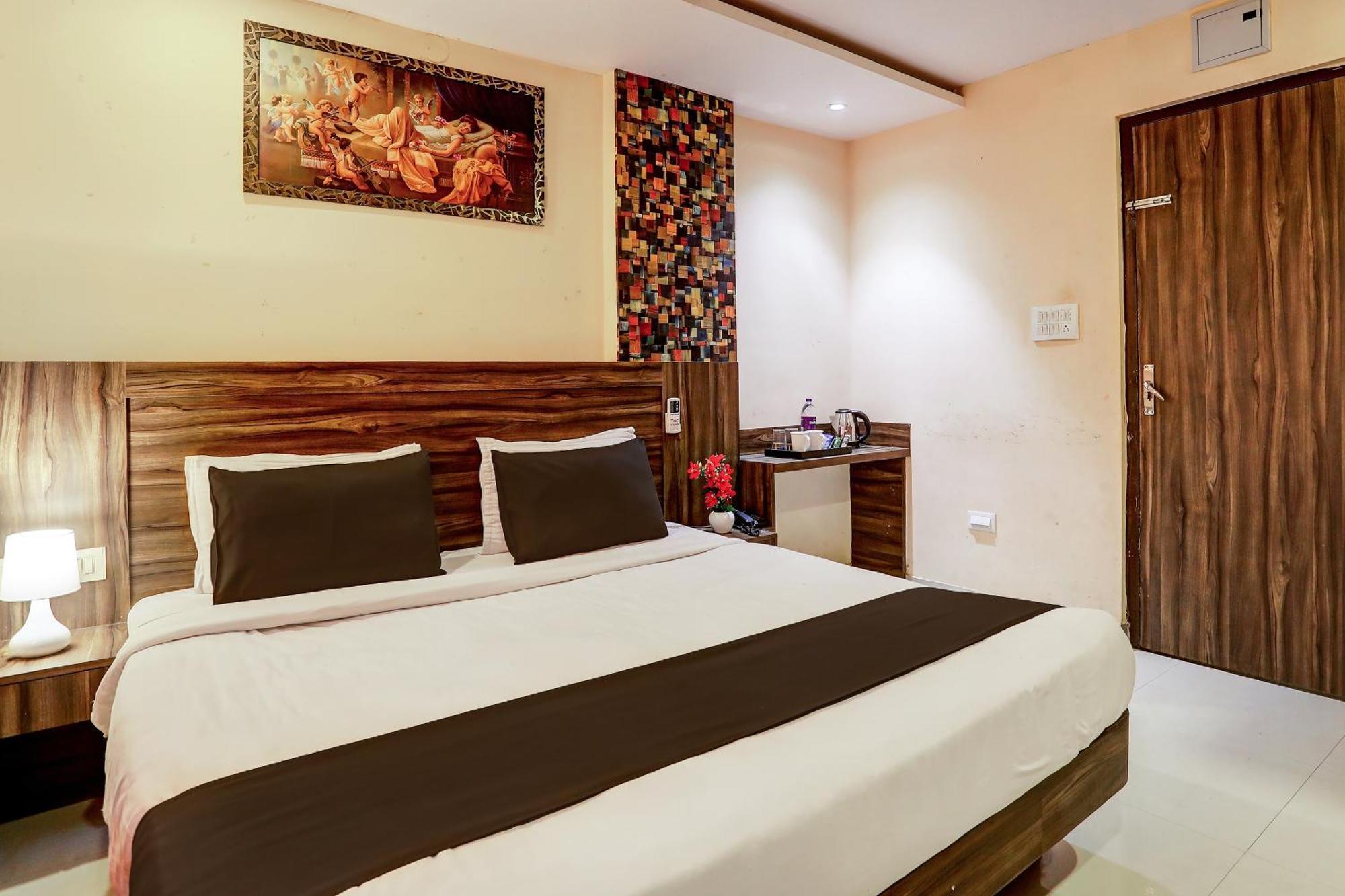 Super Hotel O Vaishnavi Inn Хайдарабад Экстерьер фото
