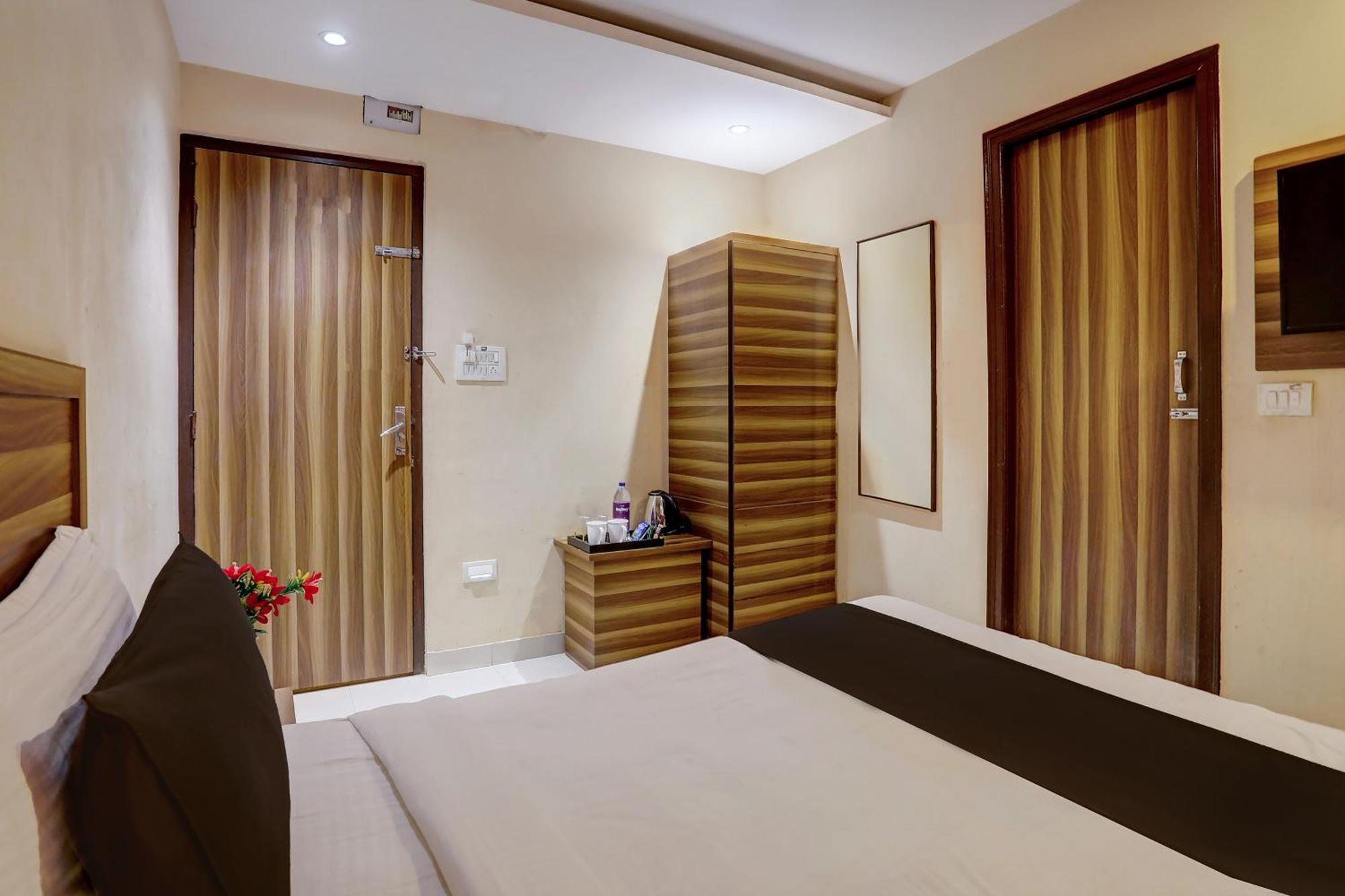 Super Hotel O Vaishnavi Inn Хайдарабад Экстерьер фото