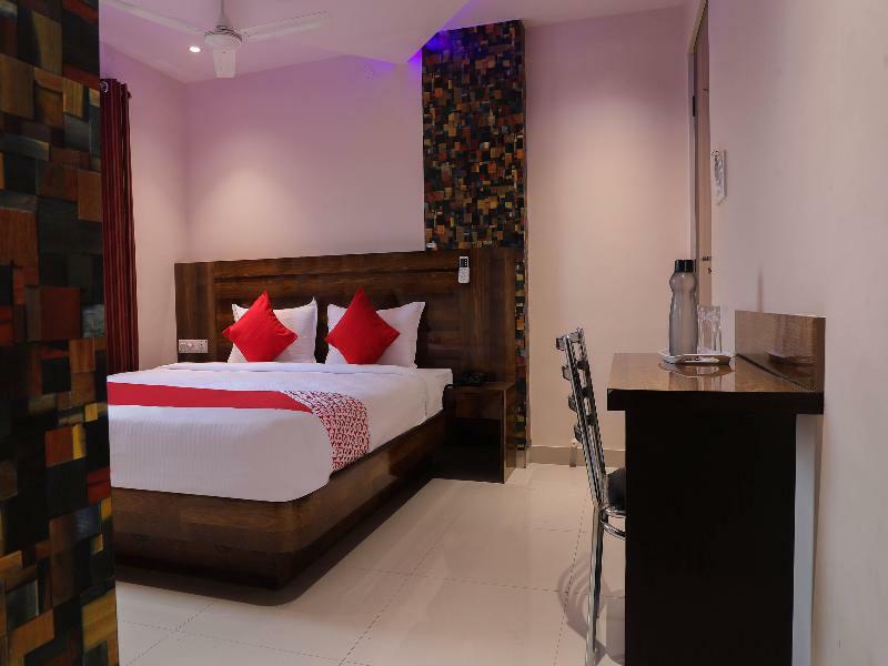 Super Hotel O Vaishnavi Inn Хайдарабад Экстерьер фото